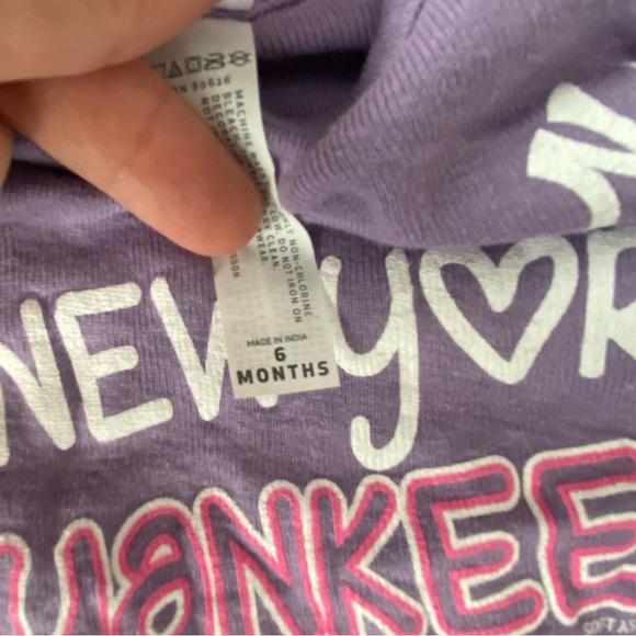 Yankees Soft as a Grape Girls Infant 3-Pack Rookie Bodysuit Set - 6 Months - Picture 4 of 6